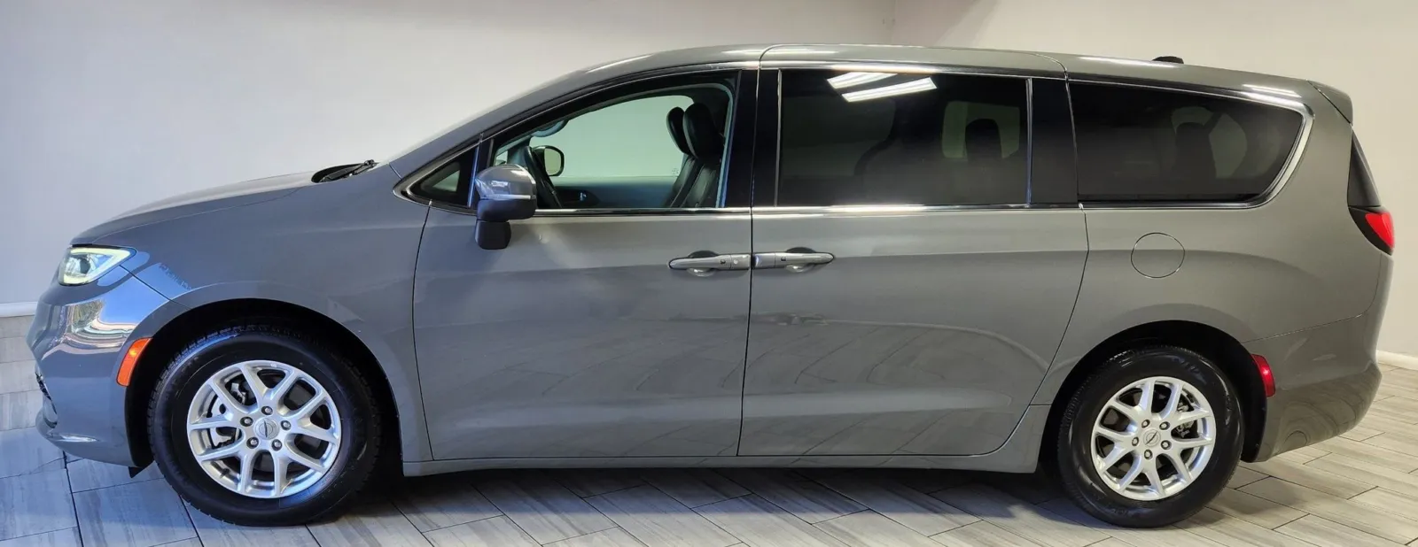 Photos of 2023 Chrysler Pacifica Touring L for sale in Philadelphia, PA at Torresdale Ave