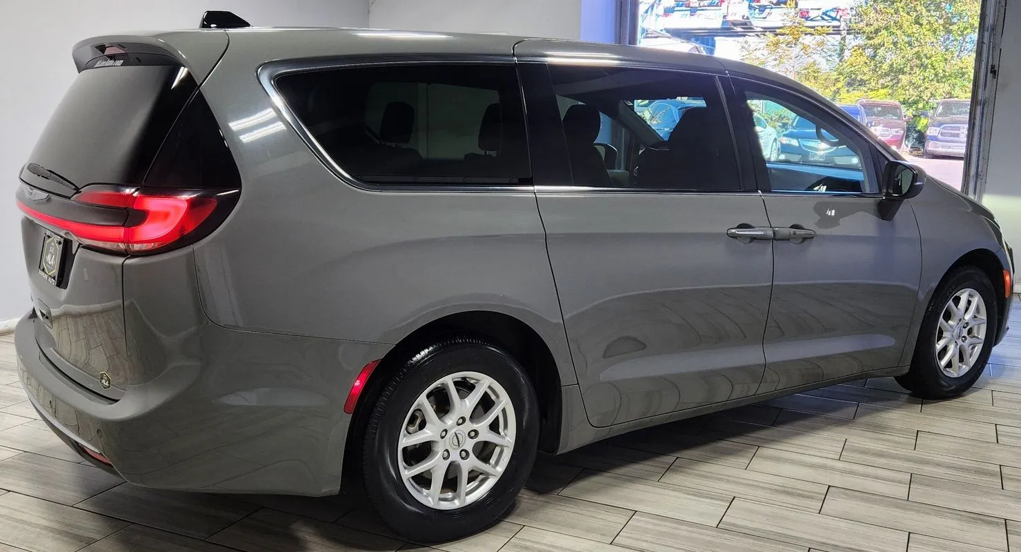 More photos of 2023 Chrysler Pacifica Touring L at Torresdale Ave, PA