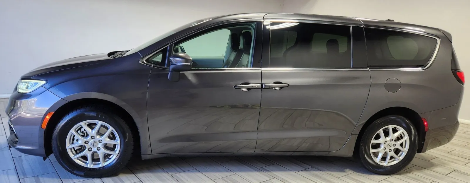 Photos of 2023 Chrysler Pacifica Touring L for sale in Philadelphia, PA at Torresdale Ave