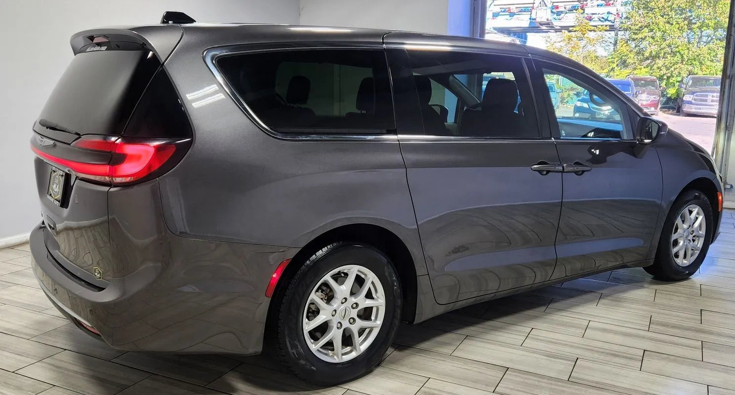 More photos of 2023 Chrysler Pacifica Touring L at Torresdale Ave, PA