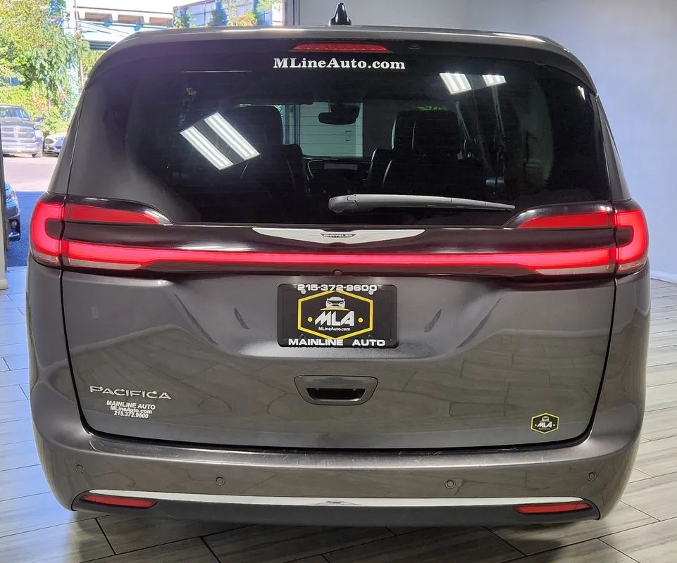 More photos of 2023 Chrysler Pacifica Touring L at Torresdale Ave, PA