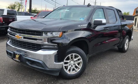 Black 2020 Chevrolet Silverado 1500 4WD Crew Cab Short Bed LT for sale in Philadelphia, PA