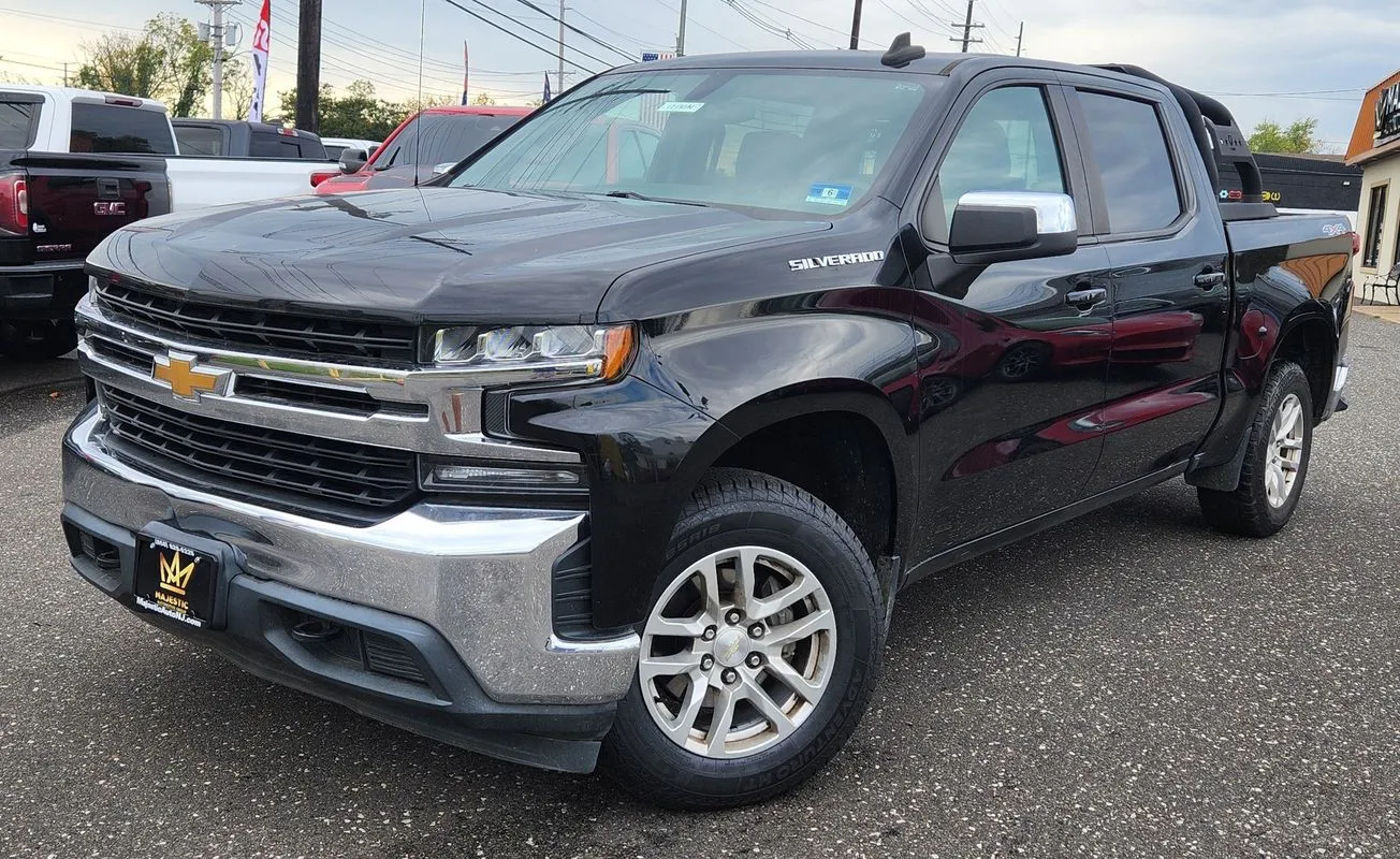 Black 2020 Chevrolet Silverado 1500 4WD Crew Cab Short Bed LT for sale in Philadelphia, PA