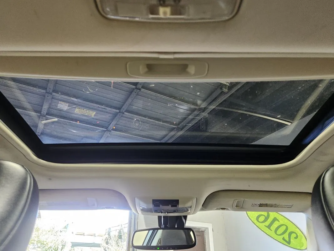Lexus CT photo 14