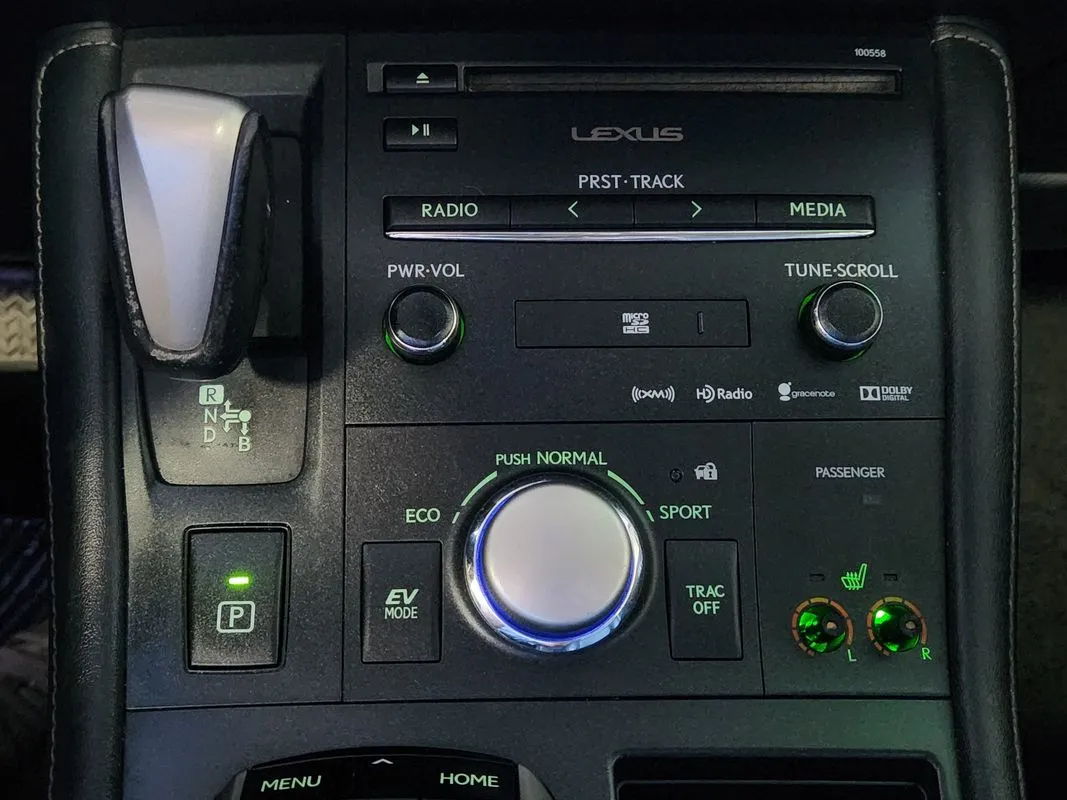 Lexus CT photo 18