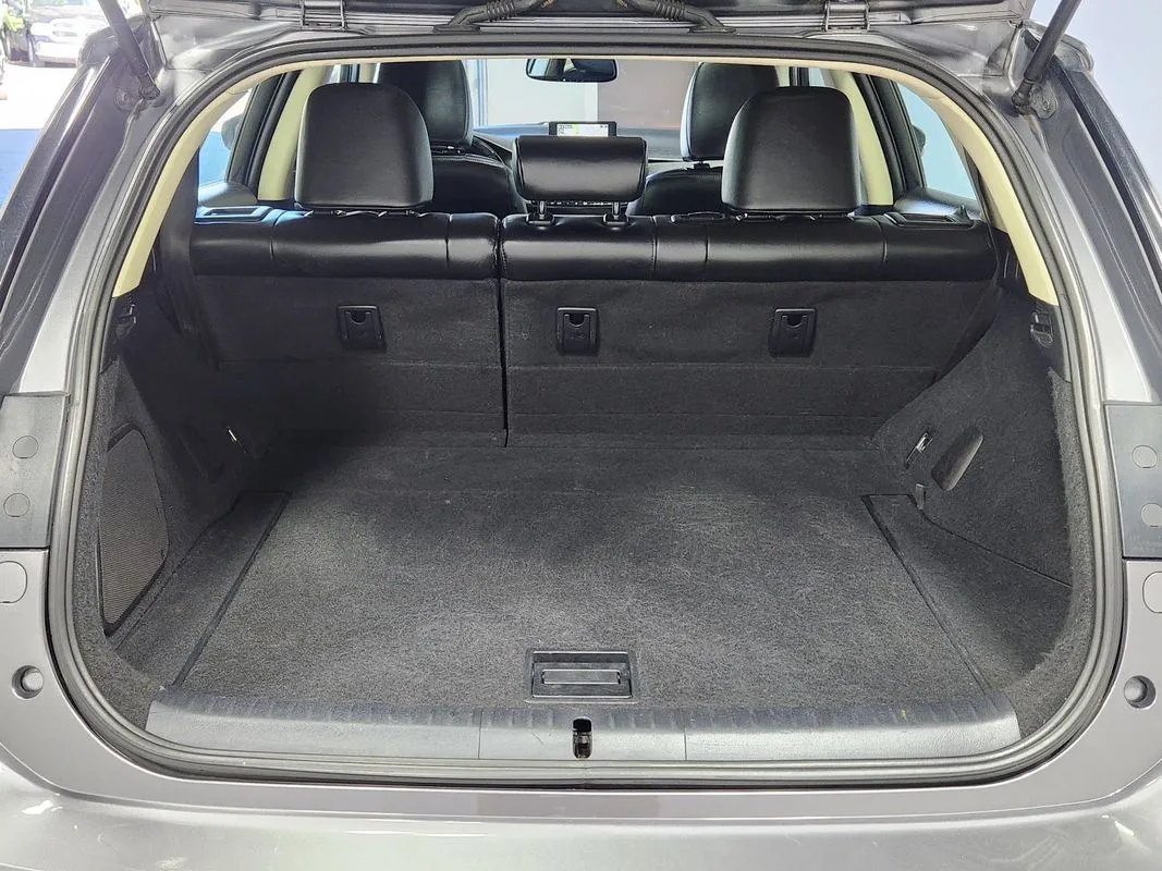 Lexus CT photo 13
