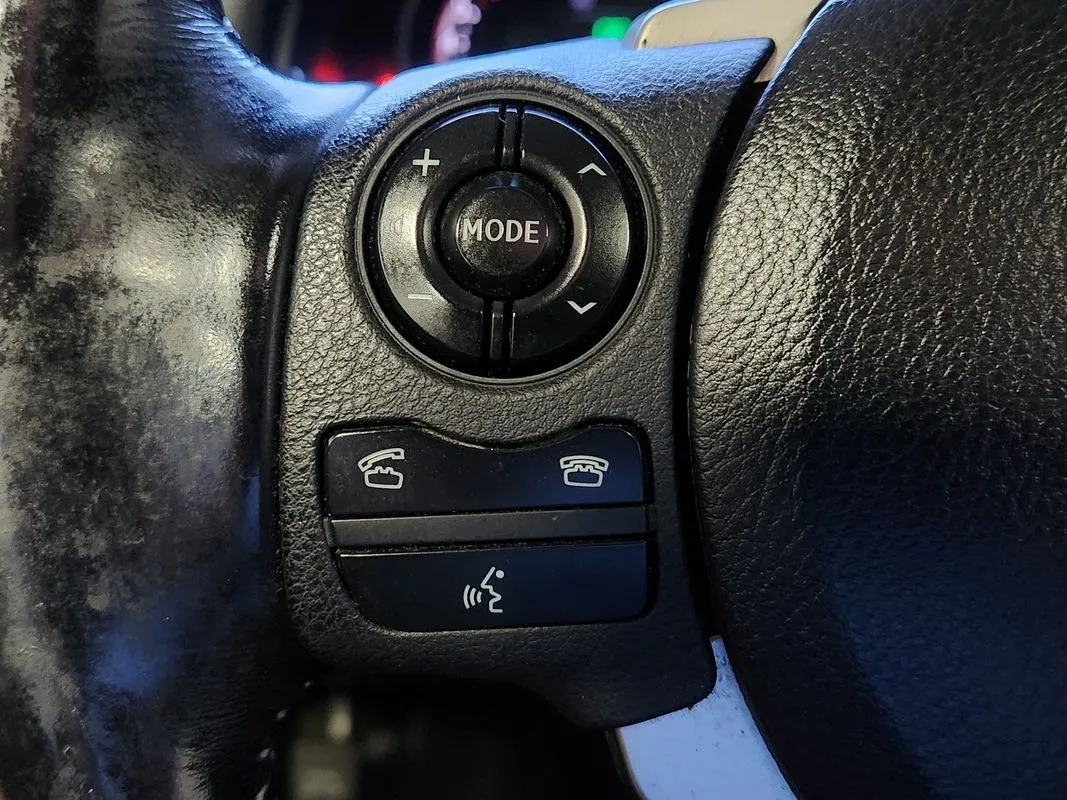 Lexus CT photo 16