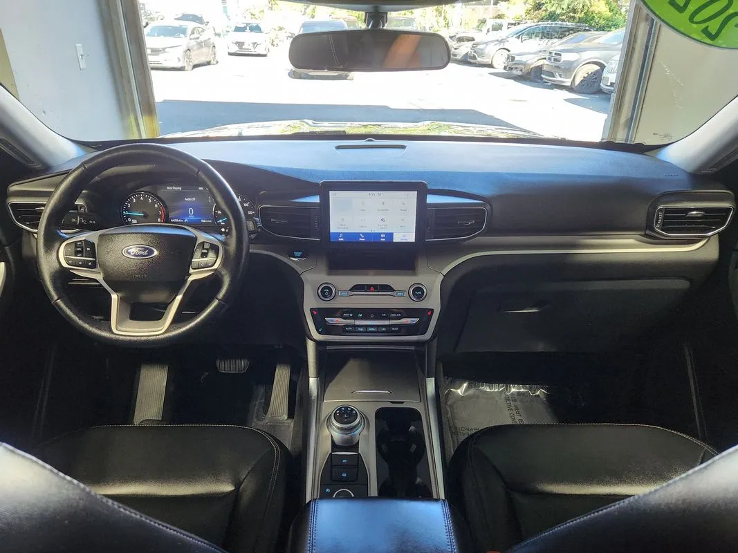 Ford Explorer photo 15
