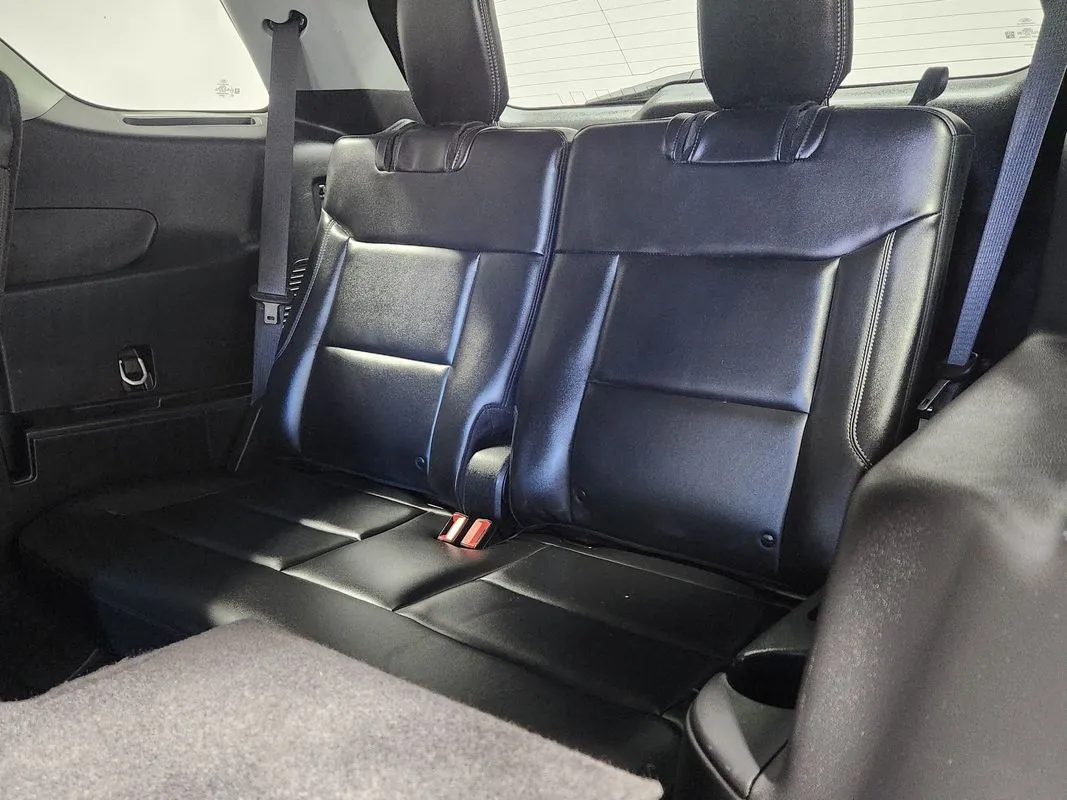 Ford Explorer photo 13