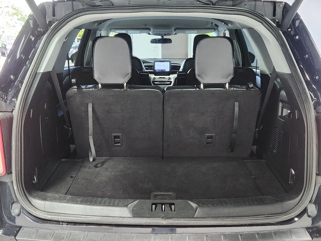 Ford Explorer photo 14