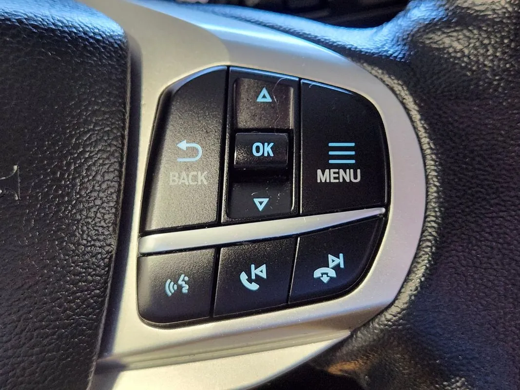 Ford Explorer photo 17