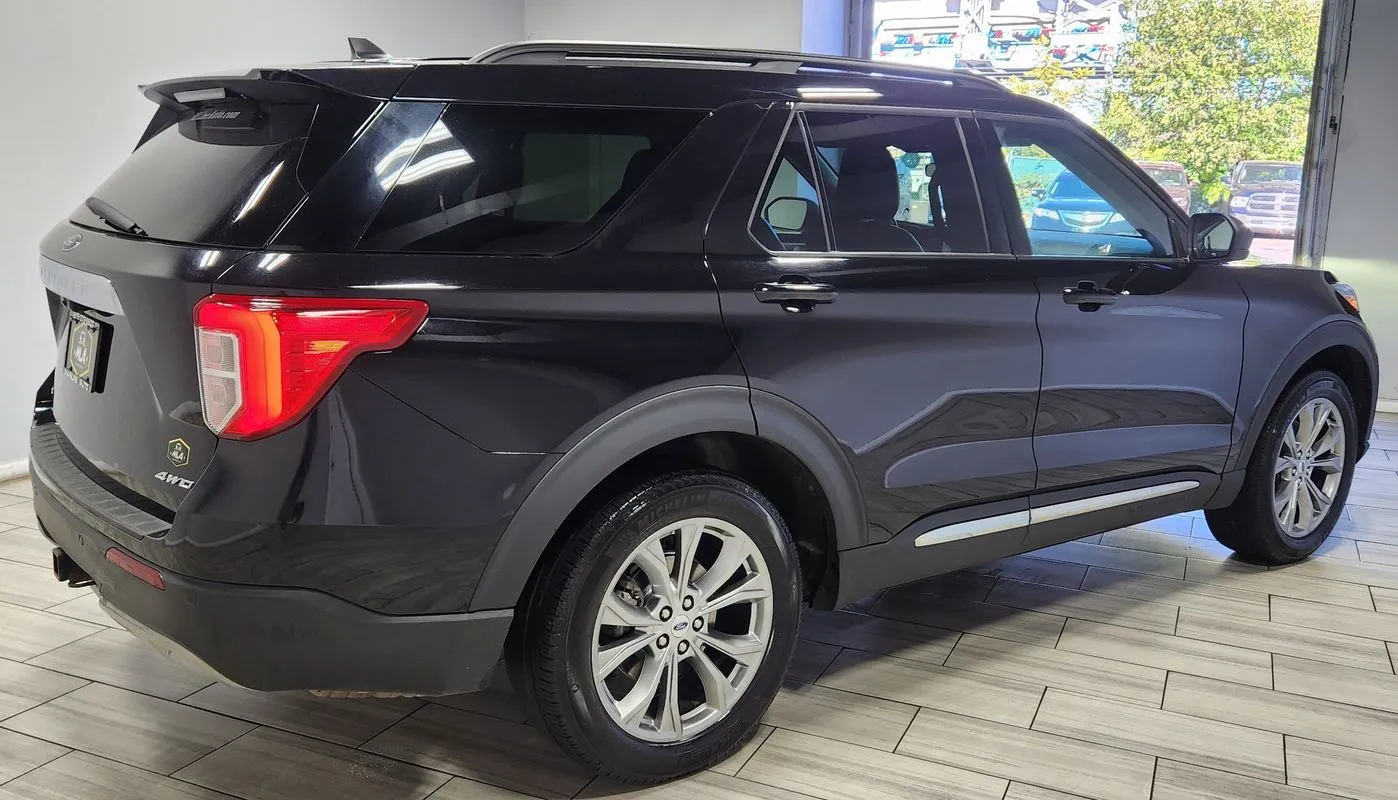 More photos of 2023 Ford Explorer XLT at Torresdale Ave, PA