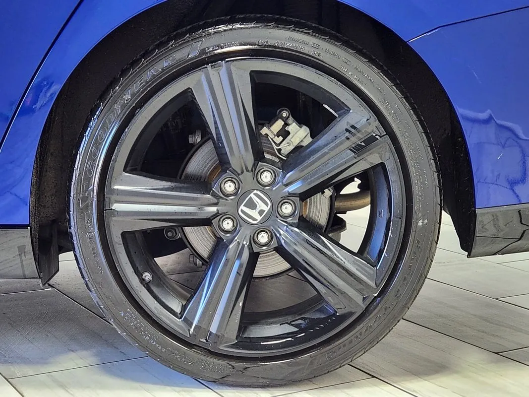 Honda Accord photo 9