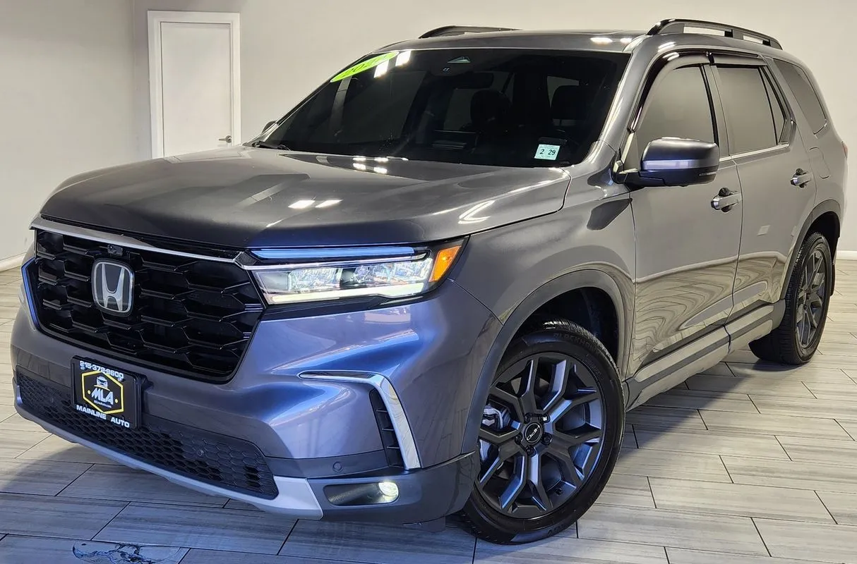 Silver 2024 Honda Pilot Elite for sale in Philadelphia, PA