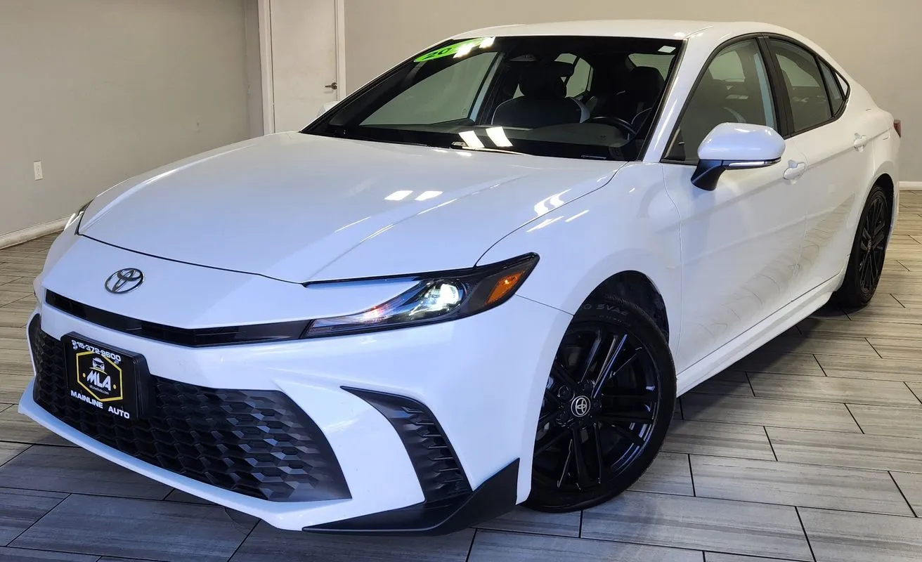 White 2025 Toyota Camry SE for sale in Philadelphia, PA