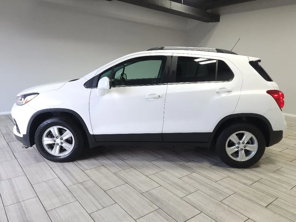 Photos of 2020 Chevrolet Trax LT for sale in Philadelphia, PA at Torresdale Ave
