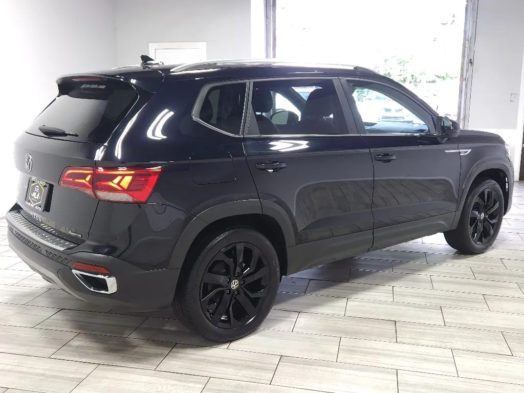 More photos of 2023 Volkswagen Taos SE at Torresdale Ave, PA