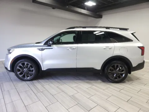 Photos of 2022 Kia Sorento EX for sale in Philadelphia, PA at Torresdale Ave