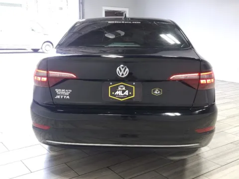 More photos of 2020 Volkswagen Jetta SE at Torresdale Ave, PA
