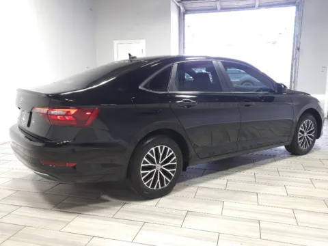 More photos of 2020 Volkswagen Jetta SE at Torresdale Ave, PA