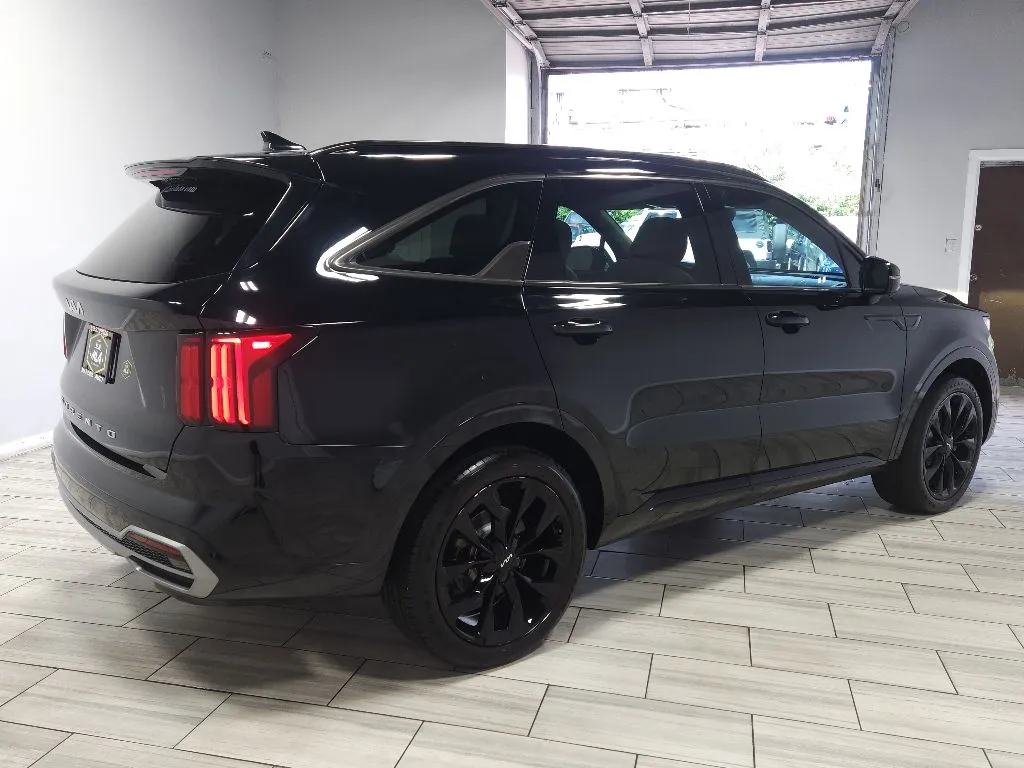 More photos of 2022 Kia Sorento SX at Torresdale Ave, PA