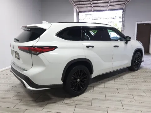 More photos of 2023 Toyota Highlander XSE at Torresdale Ave, PA