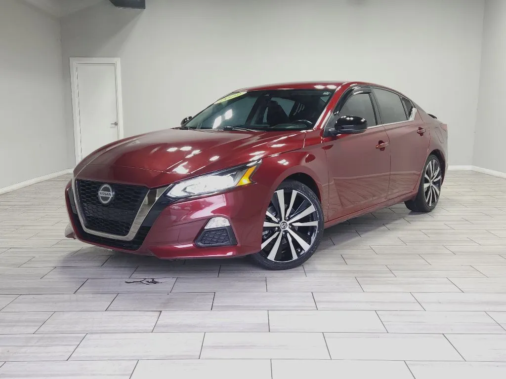Red 2021 Nissan Altima 2.5 SR for sale in Philadelphia, PA