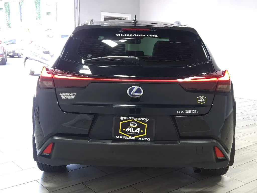 More photos of 2021 Lexus UX 250h at Torresdale Ave, PA
