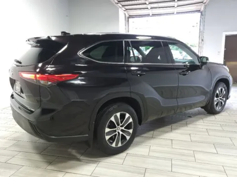 More photos of 2021 Toyota Highlander XLE Nav at Torresdale Ave, PA