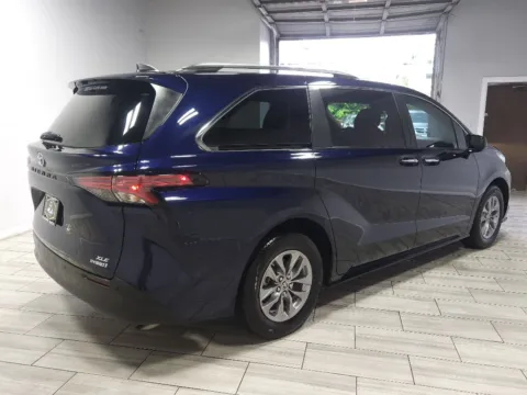 More photos of 2022 Toyota Sienna XLE at Torresdale Ave, PA