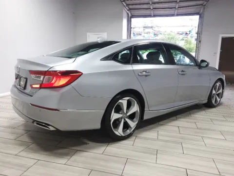 More photos of 2020 Honda Accord Touring at Torresdale Ave, PA