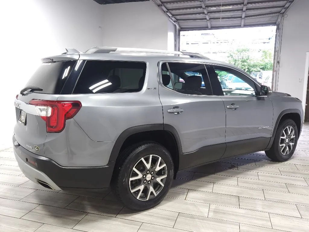 More photos of 2021 GMC Acadia SLE at Torresdale Ave, PA