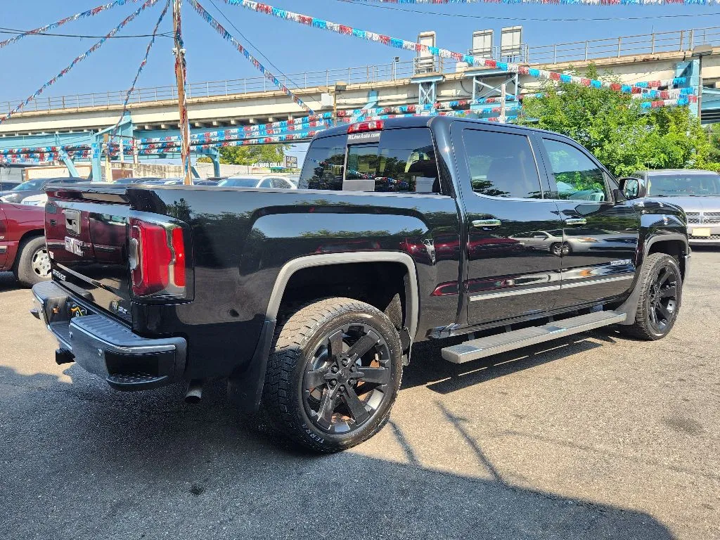 More photos of 2018 GMC Sierra SLT at Torresdale Ave, PA