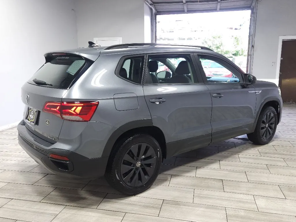 More photos of 2022 Volkswagen Taos S at Torresdale Ave, PA