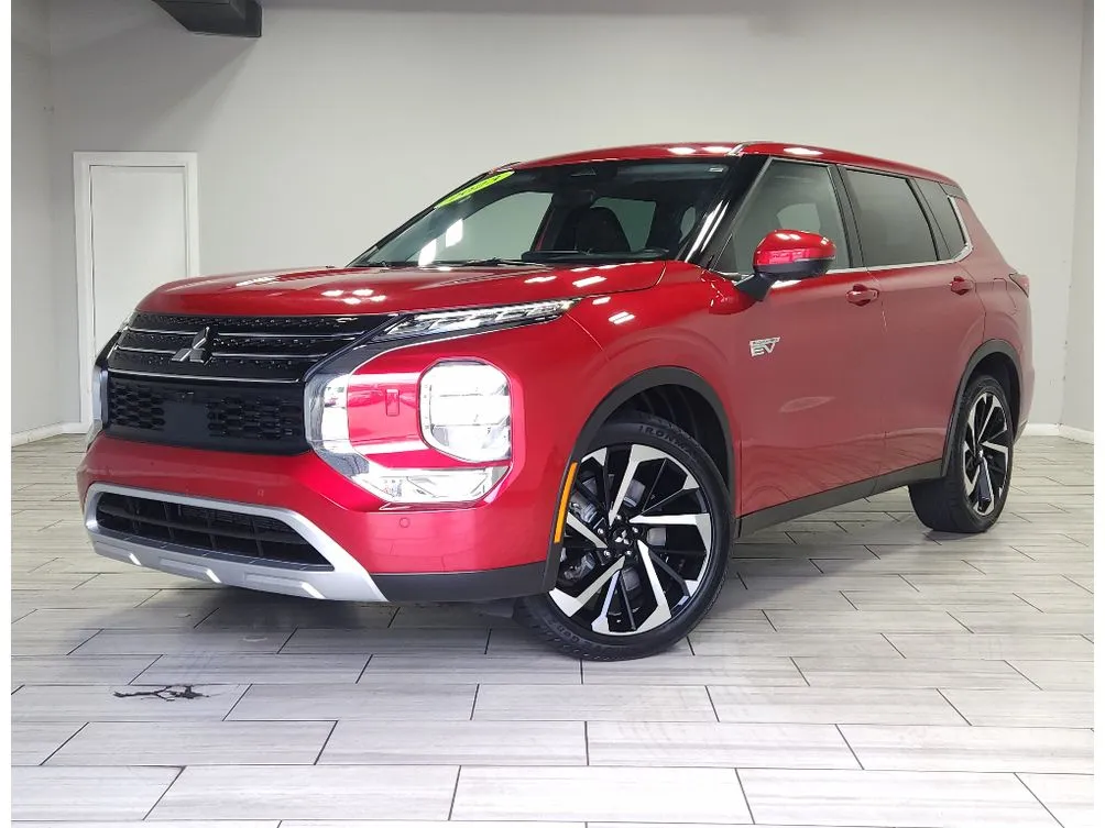 Red 2023 Mitsubishi Outlander PHEV SE for sale in Philadelphia, PA