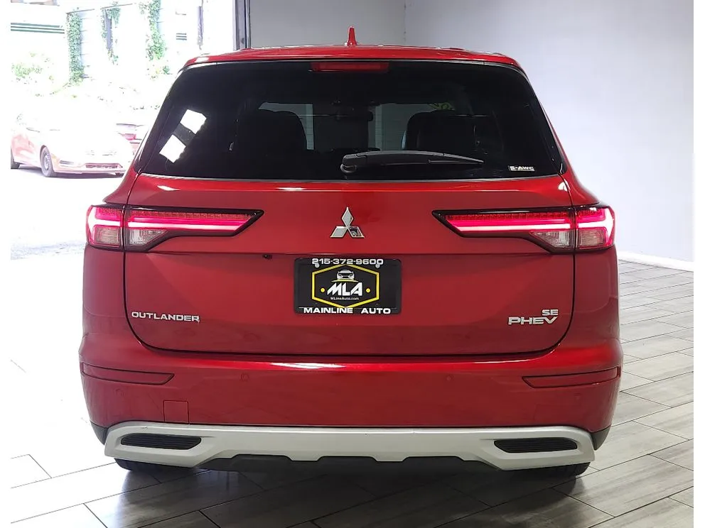 More photos of 2023 Mitsubishi Outlander PHEV SE at Torresdale Ave, PA