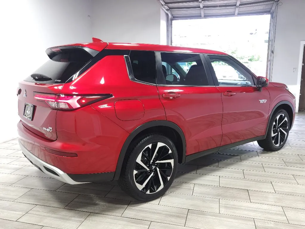 More photos of 2023 Mitsubishi Outlander PHEV SE at Torresdale Ave, PA