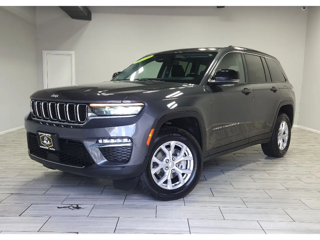 Gray 2022 Jeep Grand Cherokee Limited for sale in Philadelphia, PA