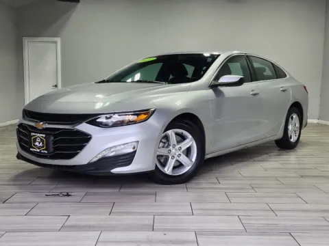 Silver 2022 Chevrolet Malibu LT for sale in Philadelphia, PA