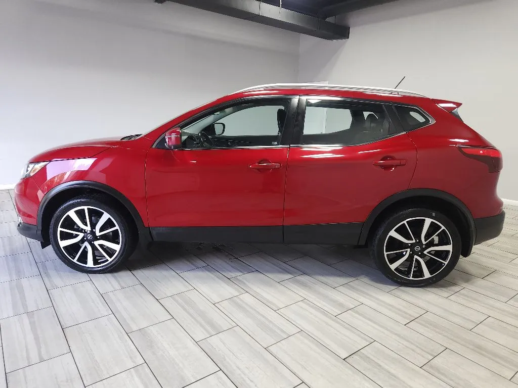 Photos of 2018 Nissan Rogue Sport SL for sale in Philadelphia, PA at Torresdale Ave