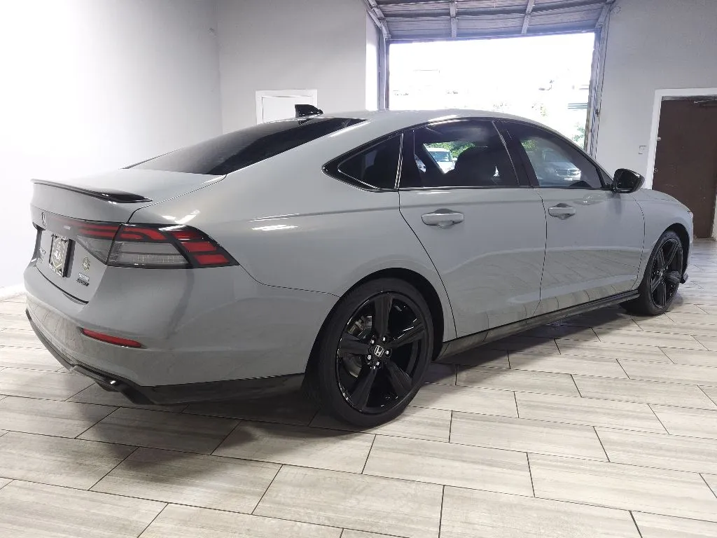 More photos of 2023 Honda Accord Hybrid Sport-L at Torresdale Ave, PA