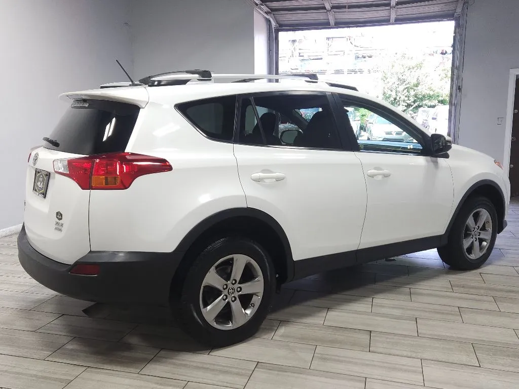 More photos of 2015 Toyota RAV4 XLE at Torresdale Ave, PA
