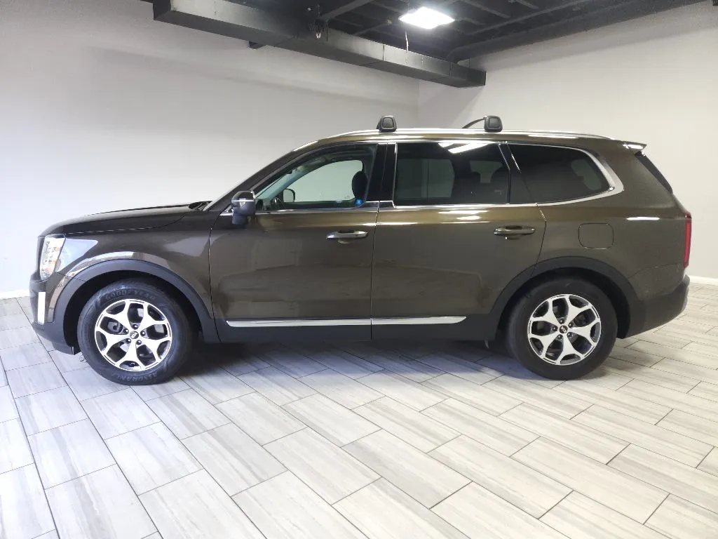 Photos of 2021 Kia Telluride EX for sale in Philadelphia, PA at Torresdale Ave