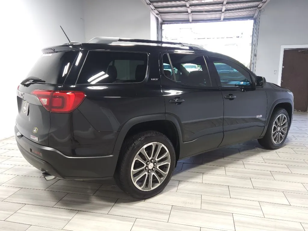More photos of 2017 GMC Acadia SLT at Torresdale Ave, PA