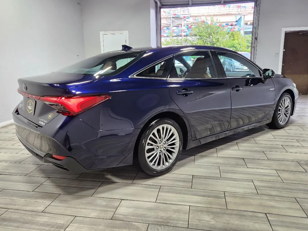 More photos of 2021 Toyota Avalon Hybrid Limited at Torresdale Ave, PA