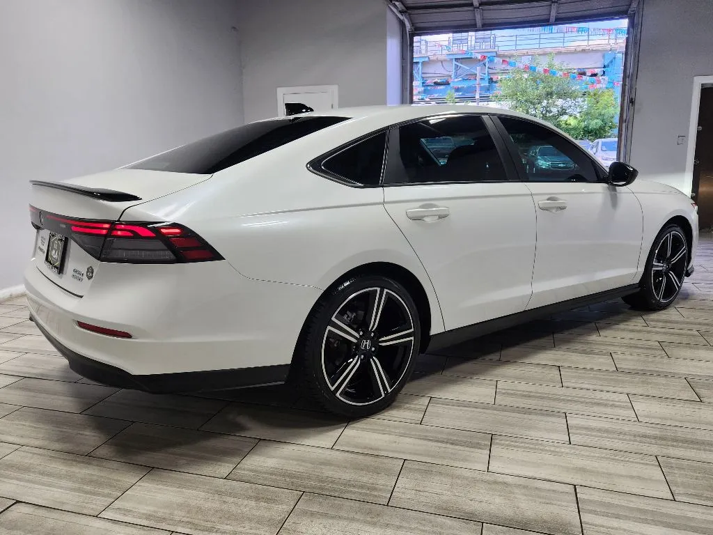 More photos of 2023 Honda Accord Hybrid Sport at Torresdale Ave, PA