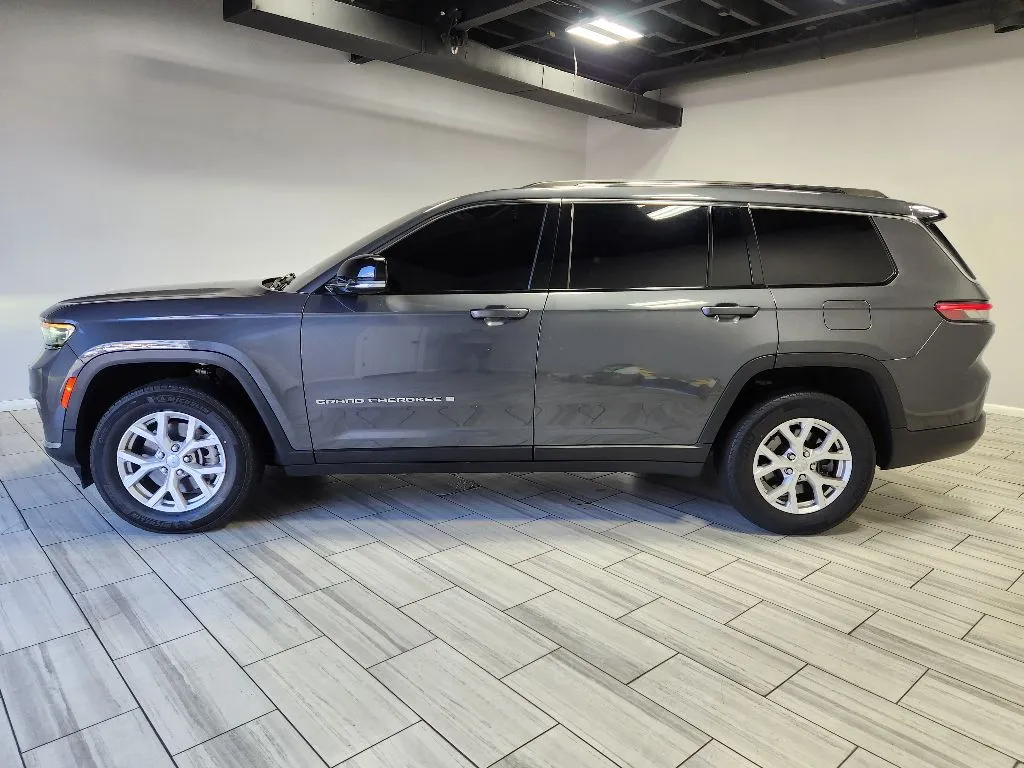 Photos of 2021 Jeep Grand Cherokee L Limited for sale in Philadelphia, PA at Torresdale Ave