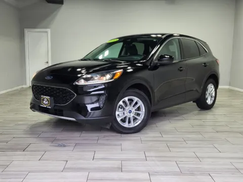 Black 2020 Ford Escape SE for sale in Philadelphia, PA