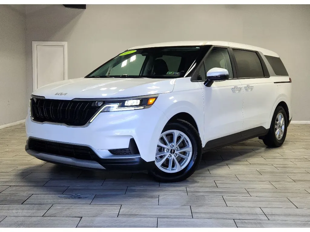 White 2022 Kia Carnival LXS for sale in Philadelphia, PA