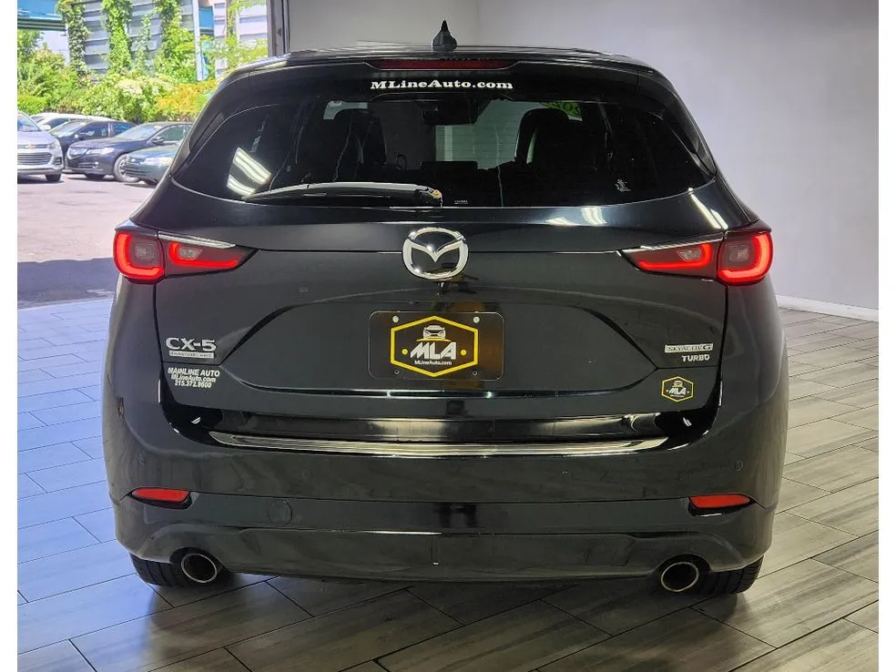 More photos of 2022 Mazda CX-5 Signature at Torresdale Ave, PA